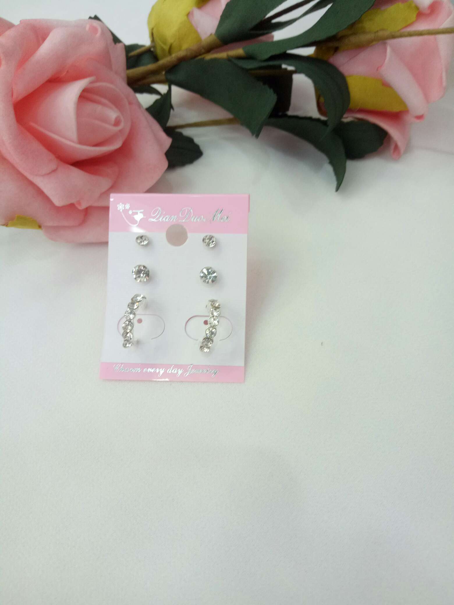 Semi-Round Rhinestone Fashion Exquisite Small Earrings Stall Two Yuan Shop Gift Supply Specification drawing