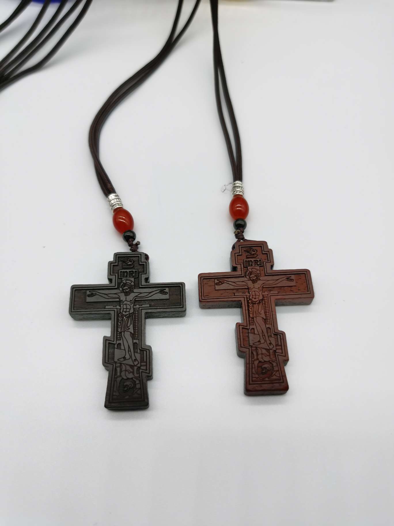 Wooden cross pendant details Picture