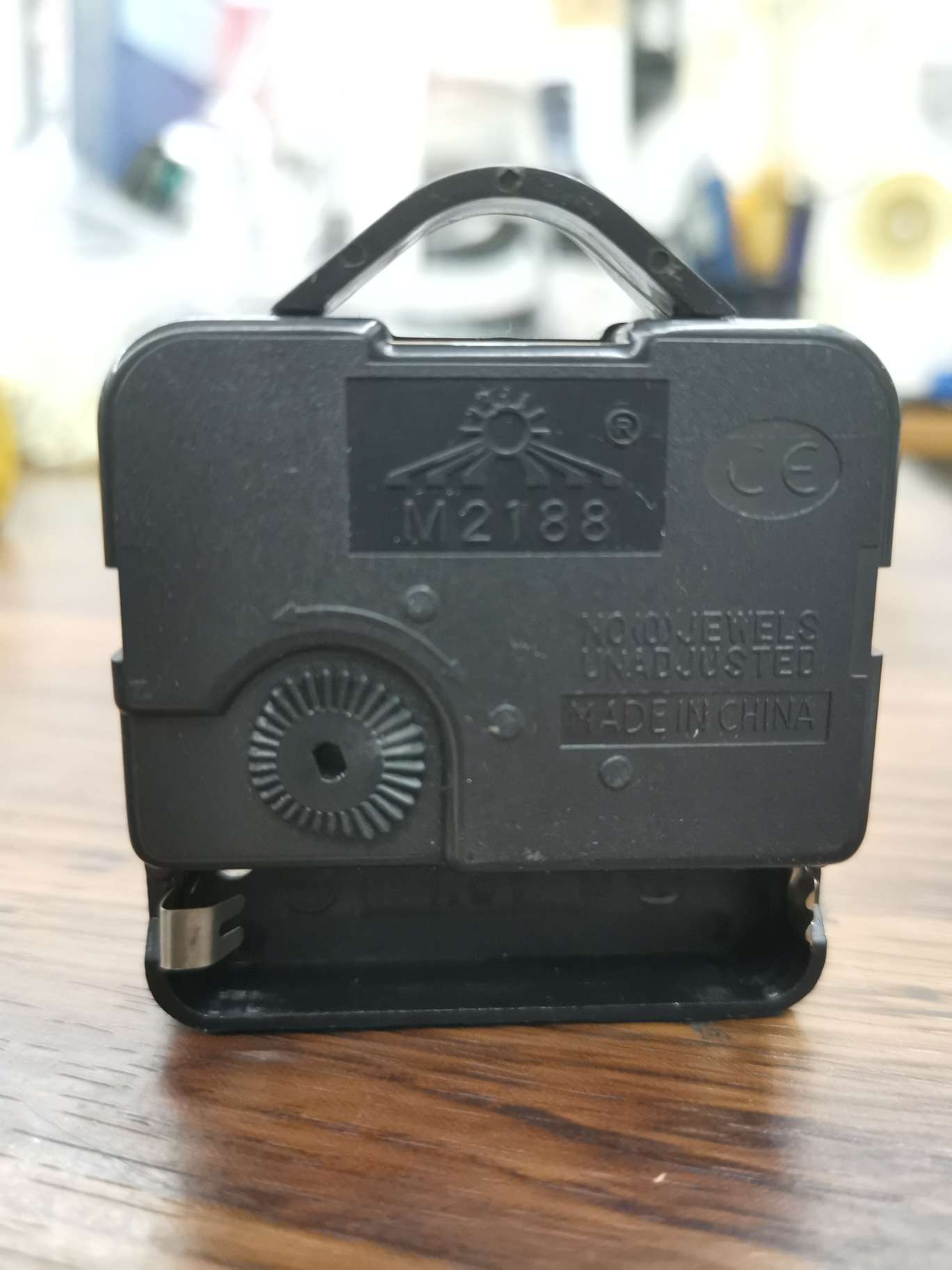 The Jumping Second Hook Movement Of The Handicraft Clock