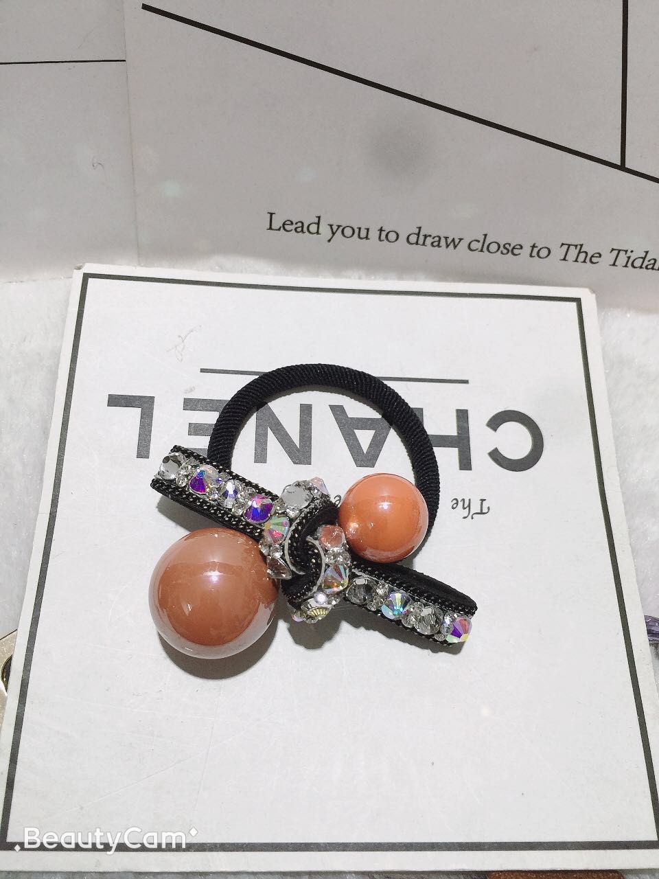 Butterfly Flower jewelry: Leather bands, leather strips, rhinestones, large and small shells, pearls details Picture