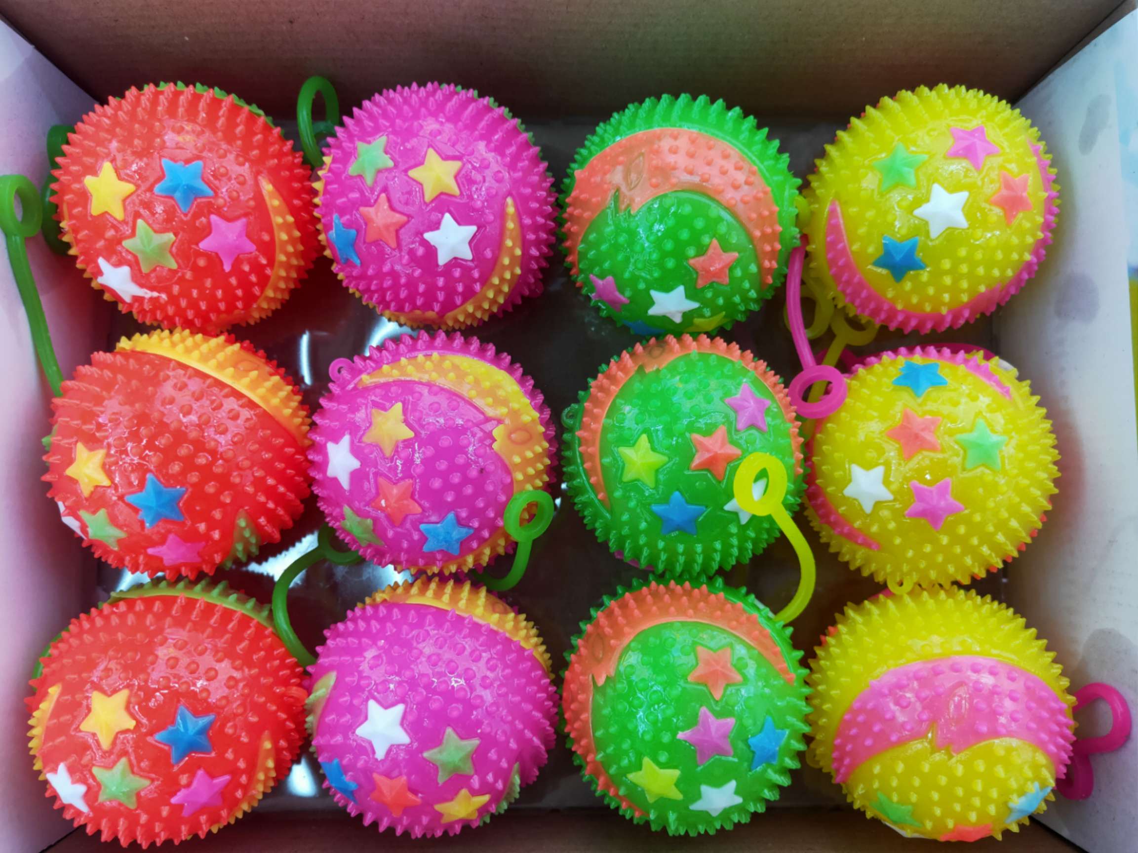 Eight mixed balls thumbnail