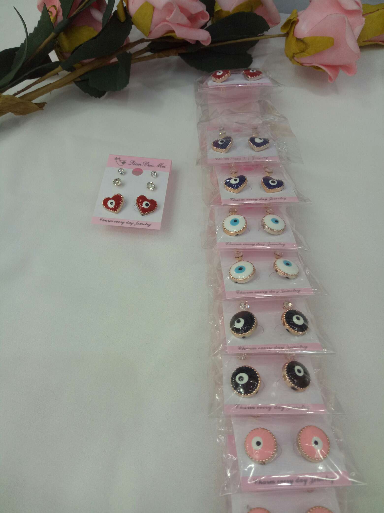 Love Round Eyes Fashion Exquisite Small Earrings Stall Two Yuan Shop Gift Supply details Picture
