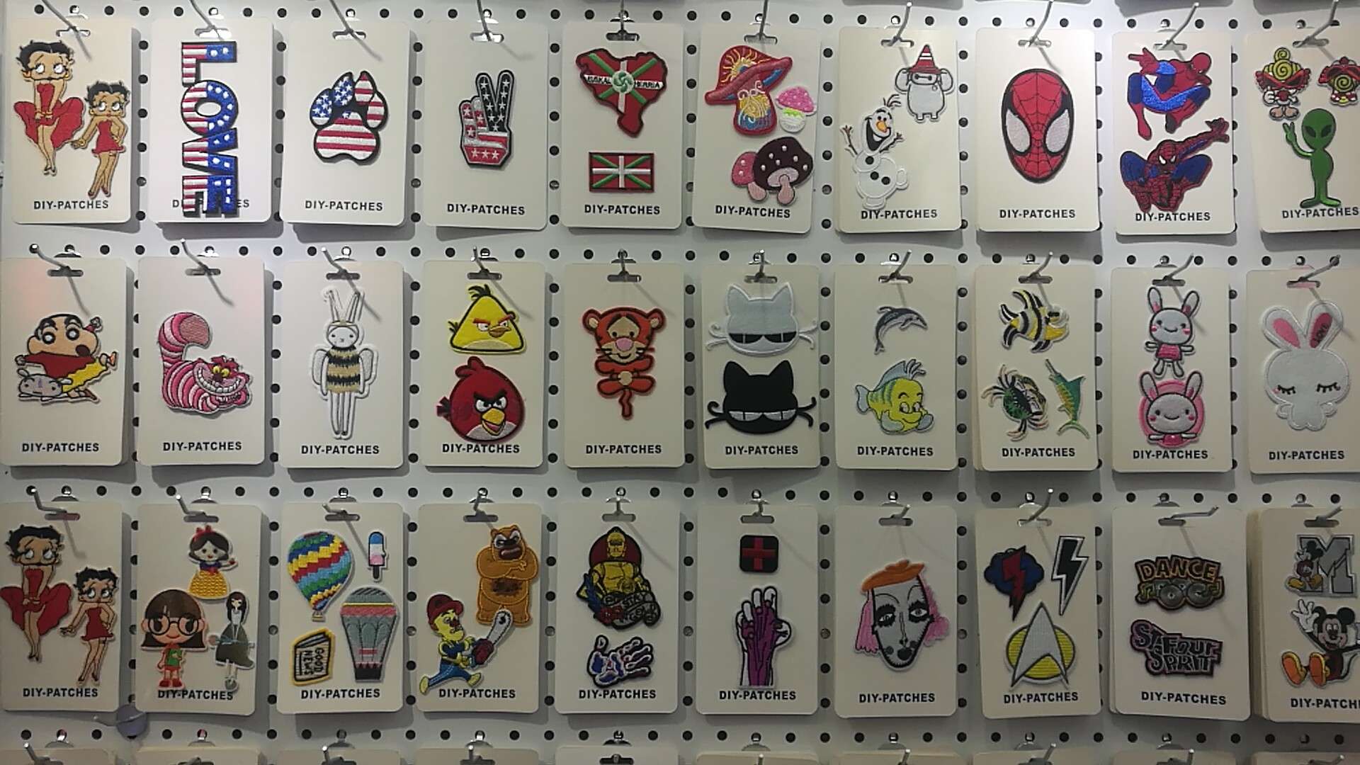 Towel embroidery, fabric patch embroidery, fabric patch embroidery, fabric patch towel embroidery Item Picture