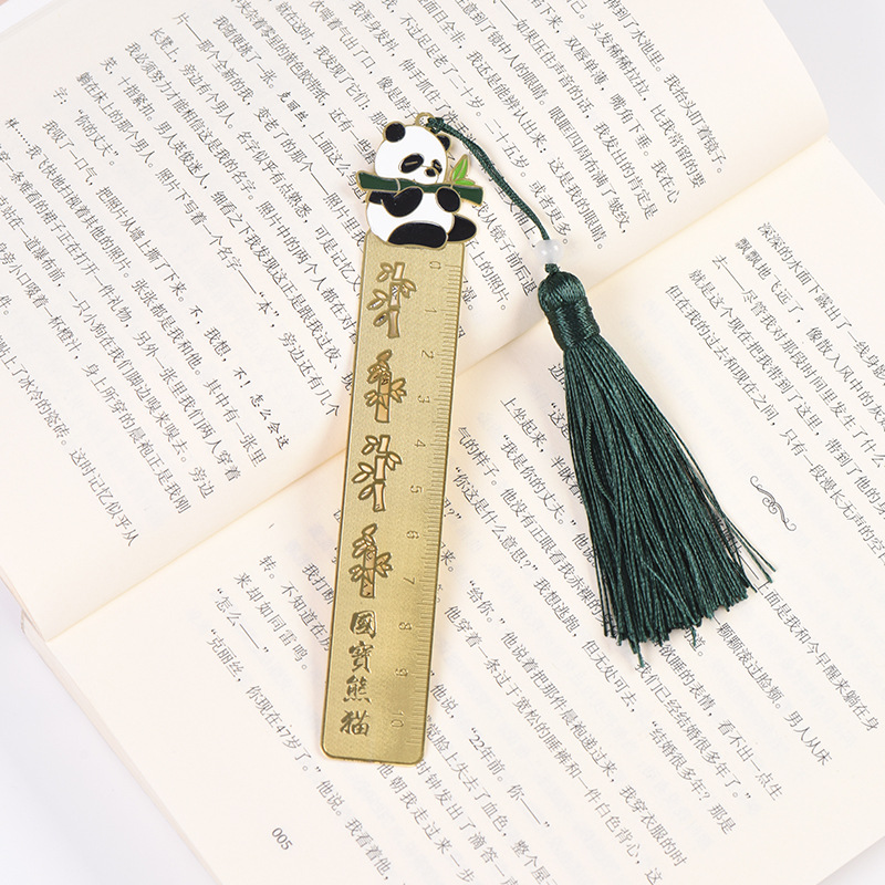 Student bookmarks, metal bookmarks, creative bookmarks details Picture