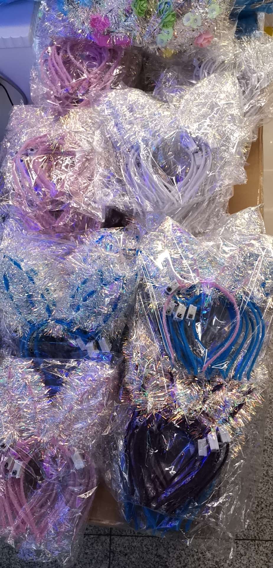 14灯发光金丝熊兔耳朵白底实物图