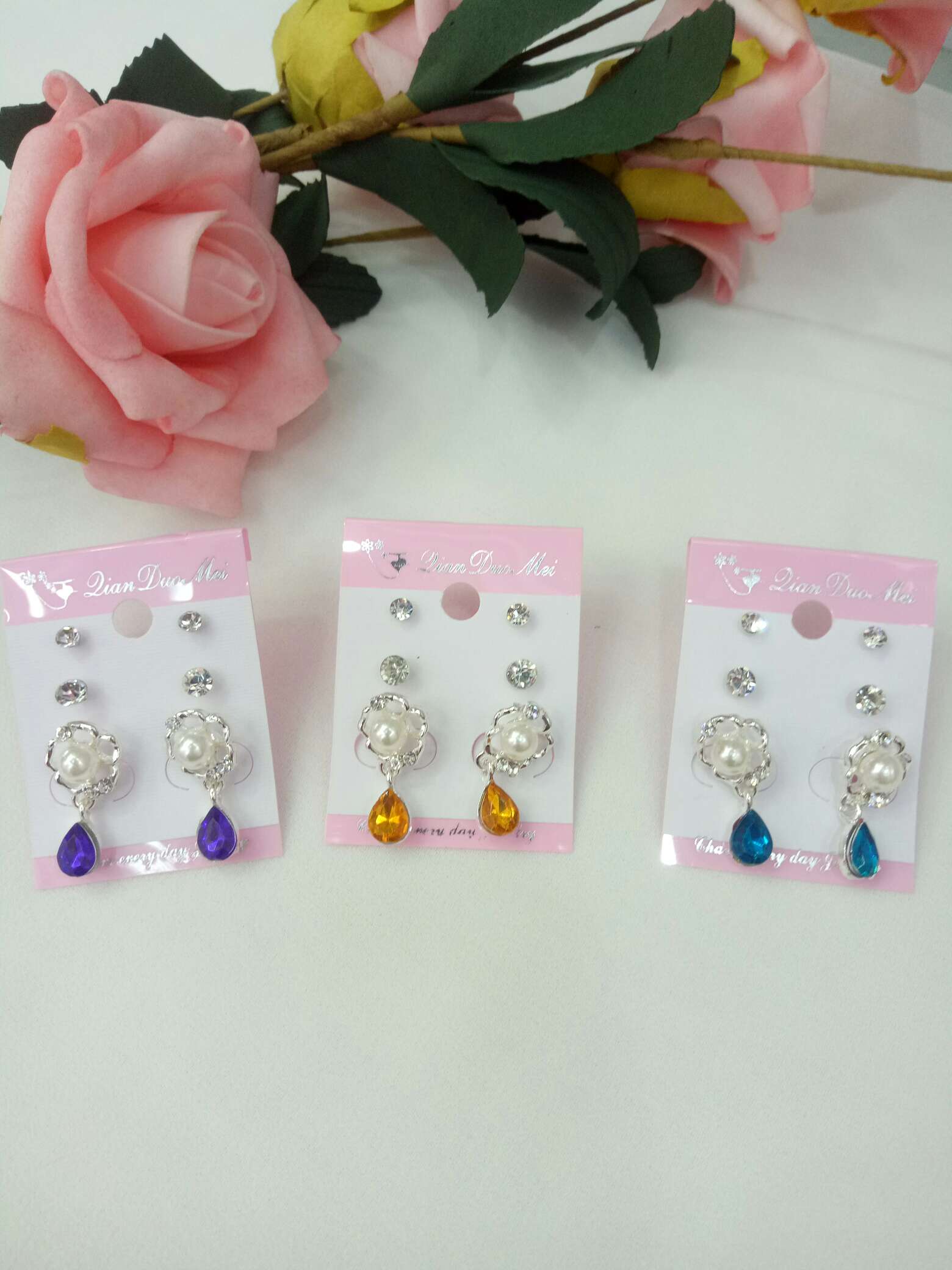 Drop Pearl Fashion Exquisite Small Earrings Stall Two Yuan Shop Gift Supply Application Scenario