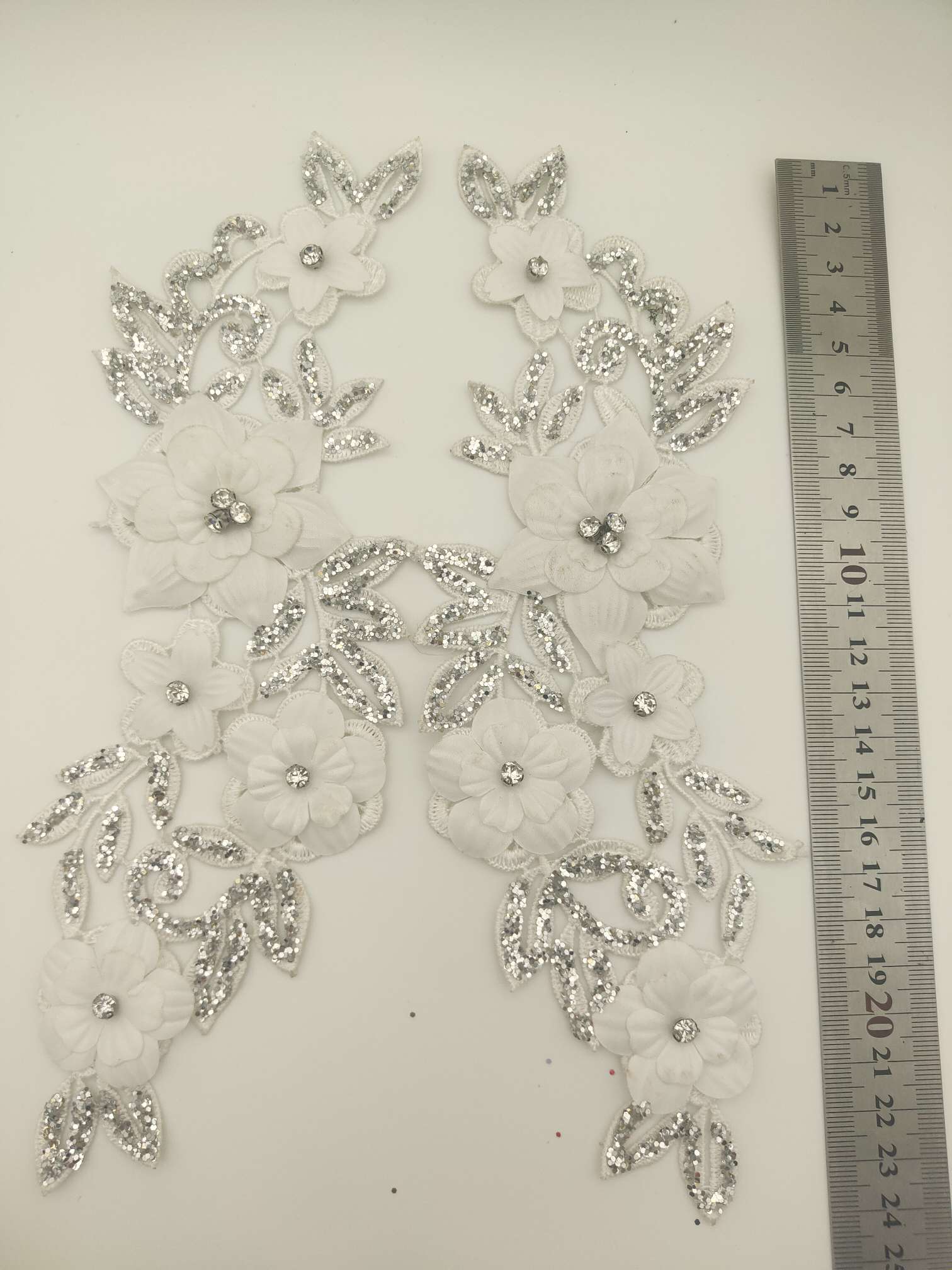 Polyester light double-flower hand-stitched beaded flower clothing accessories, DIY flower pasting, powder spraying, gold powder collar flower wedding dress and evening gown decoration 1-19 Item Picture