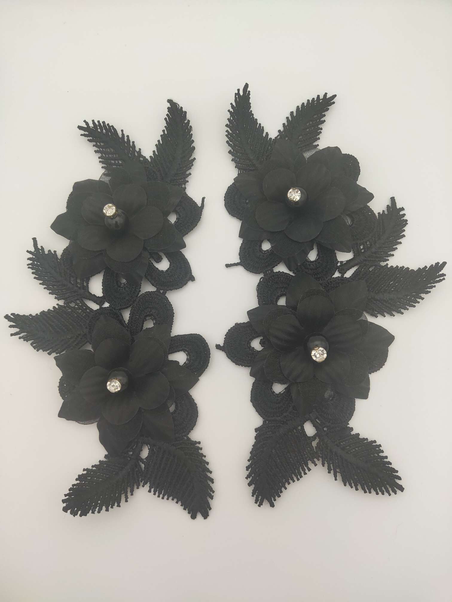 Polyester-polyester double-flower hand-stitched beaded flower clothing accessories, DIY collar flower wedding dress decoration 1-15 Application Scenario