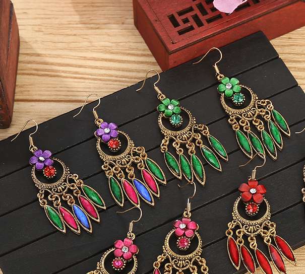 السيدة الأقراط الوطنية (66)، الأقراط الكلاسيكية الجديدة details Picture