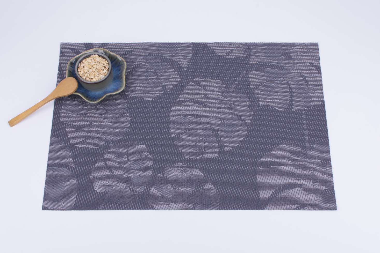 New European-style Sterling jacquard pvc placemats with leaky edge, classic and fashionable hotel placemats with smooth coasters details Picture