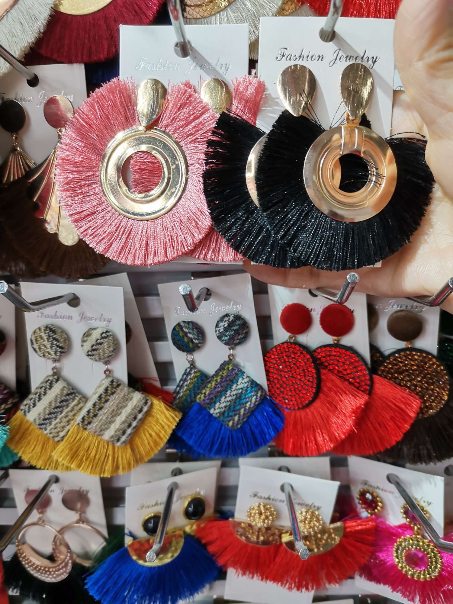 الأقراط المتطابقة (78، الأقراط المتطايرة Item Picture