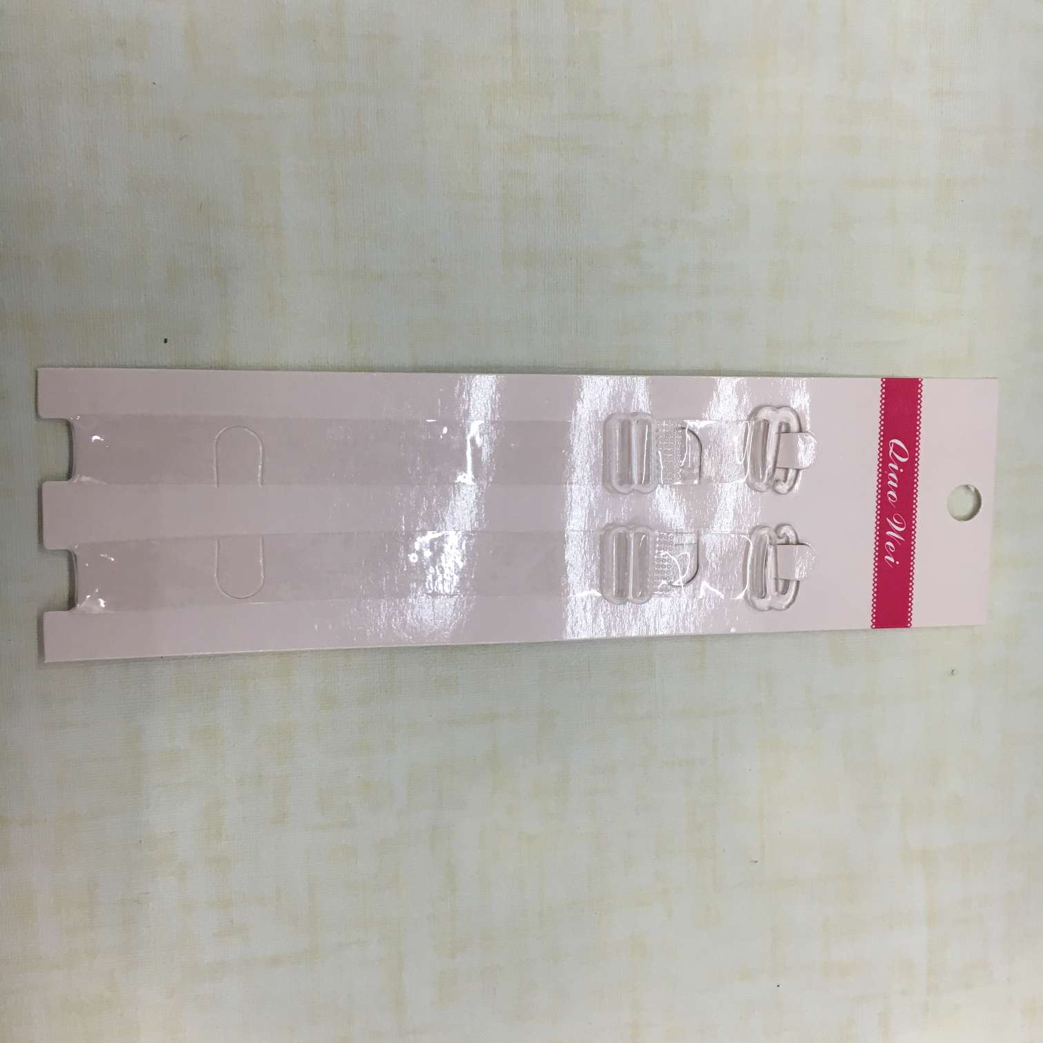 Bra underwear invisible shoulder strap transparent frosted shoulder strap plastic buckle shoulder strap 1.5cm wide paper card packaging Application Scenario
