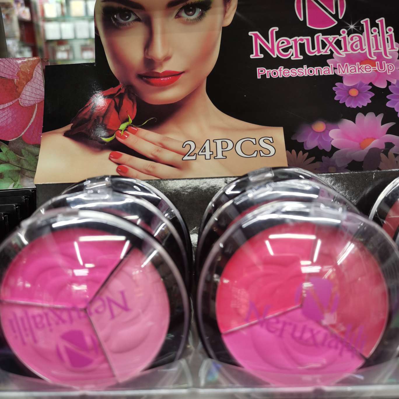Trade hot style three-color petal blush waterproof and sweatproof cosmetics wholesale thumbnail