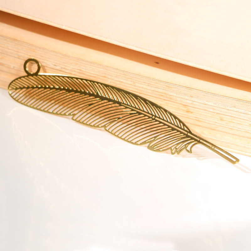 Customized high-quality bookmarks and tourist souvenirs Application Scenario