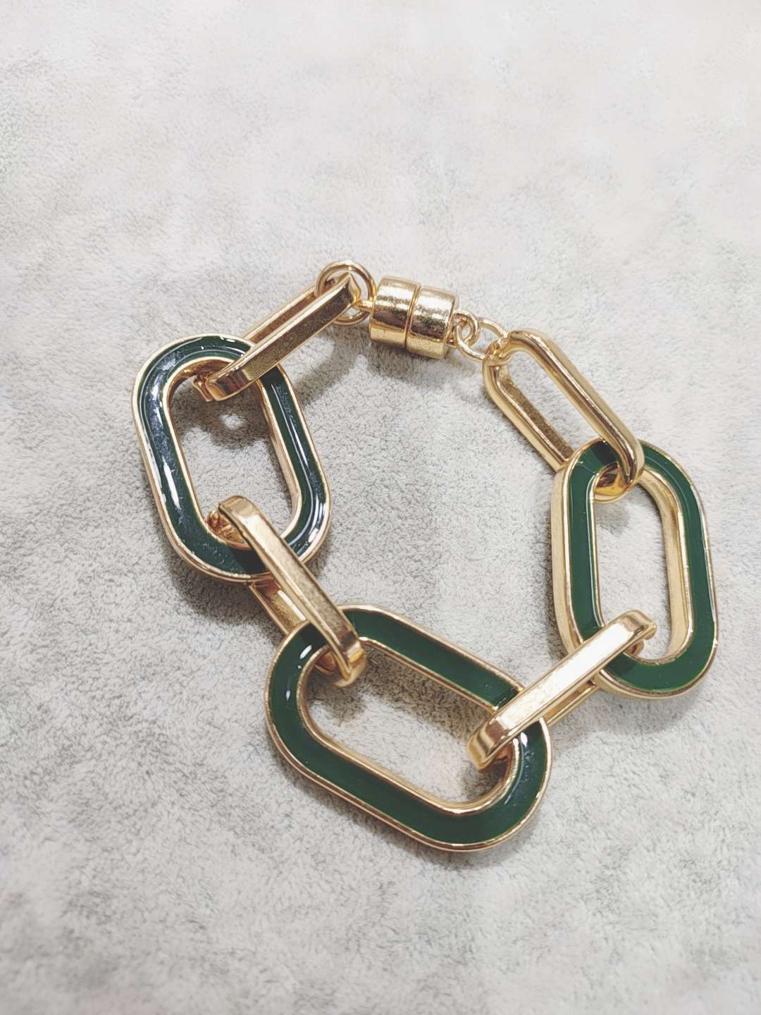 Alloy drip bracelet European and American fashion niche simple design personality watch magnet hand jewelry thumbnail