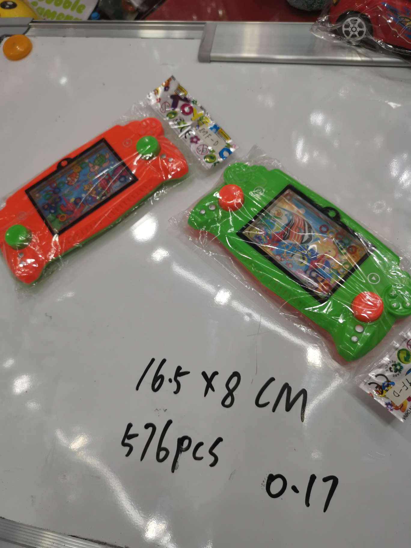 Toy for water dispenser details Picture