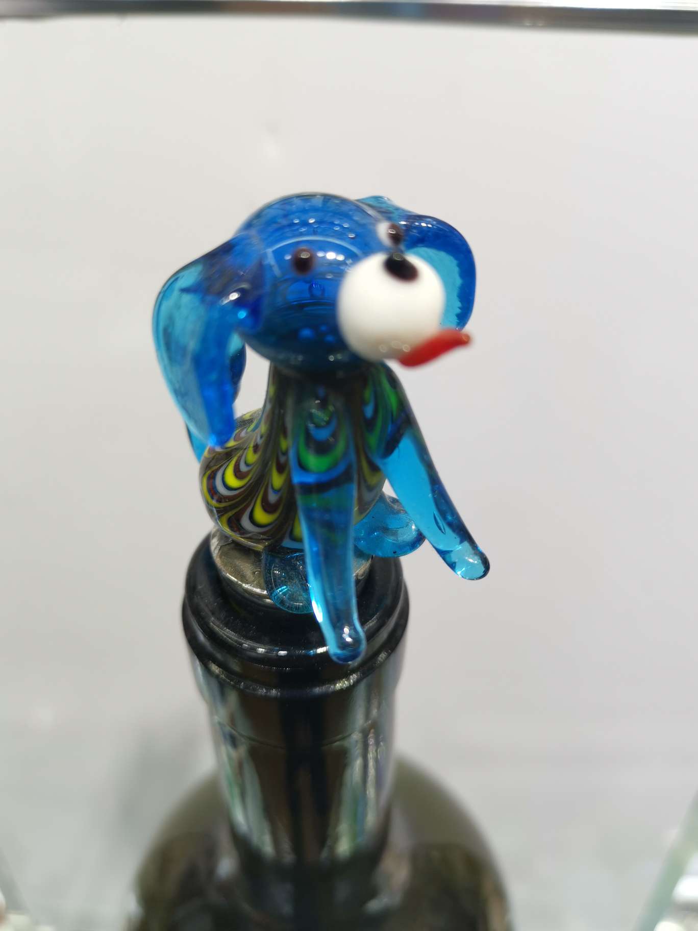 琉璃动物瓶塞细节图