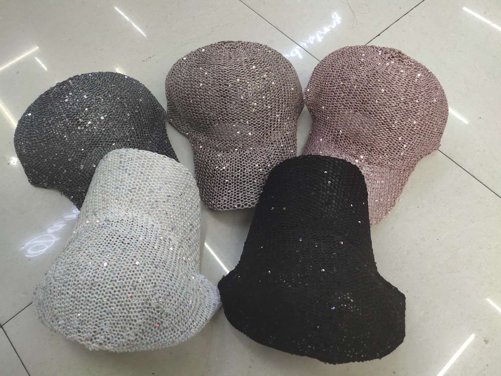Fashion Sequined Baseball Cap Application Scenario