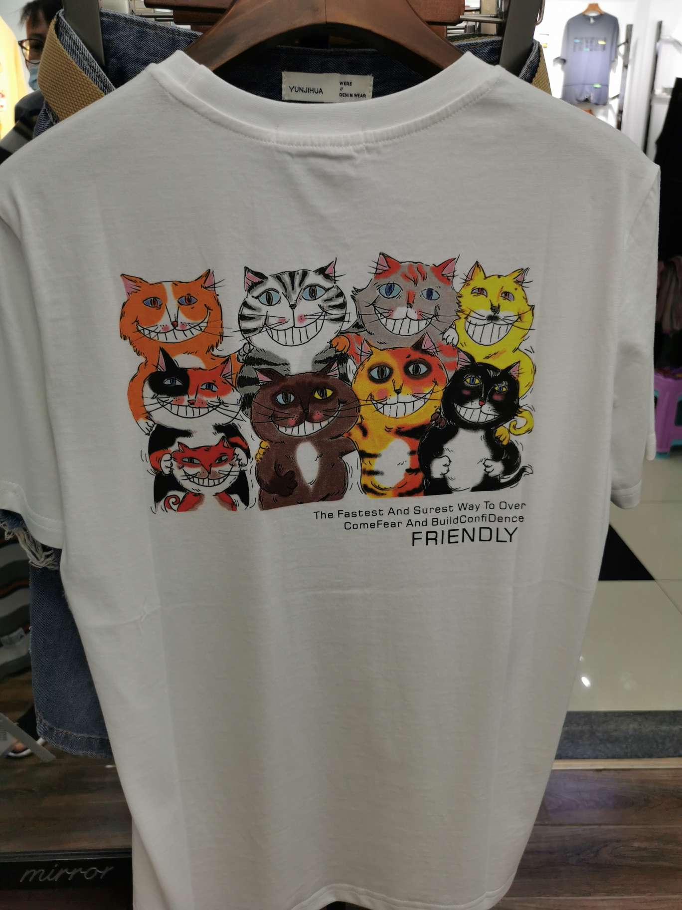 Fashionable and trendy men's casual T-shirt made of pure cotton Specification image