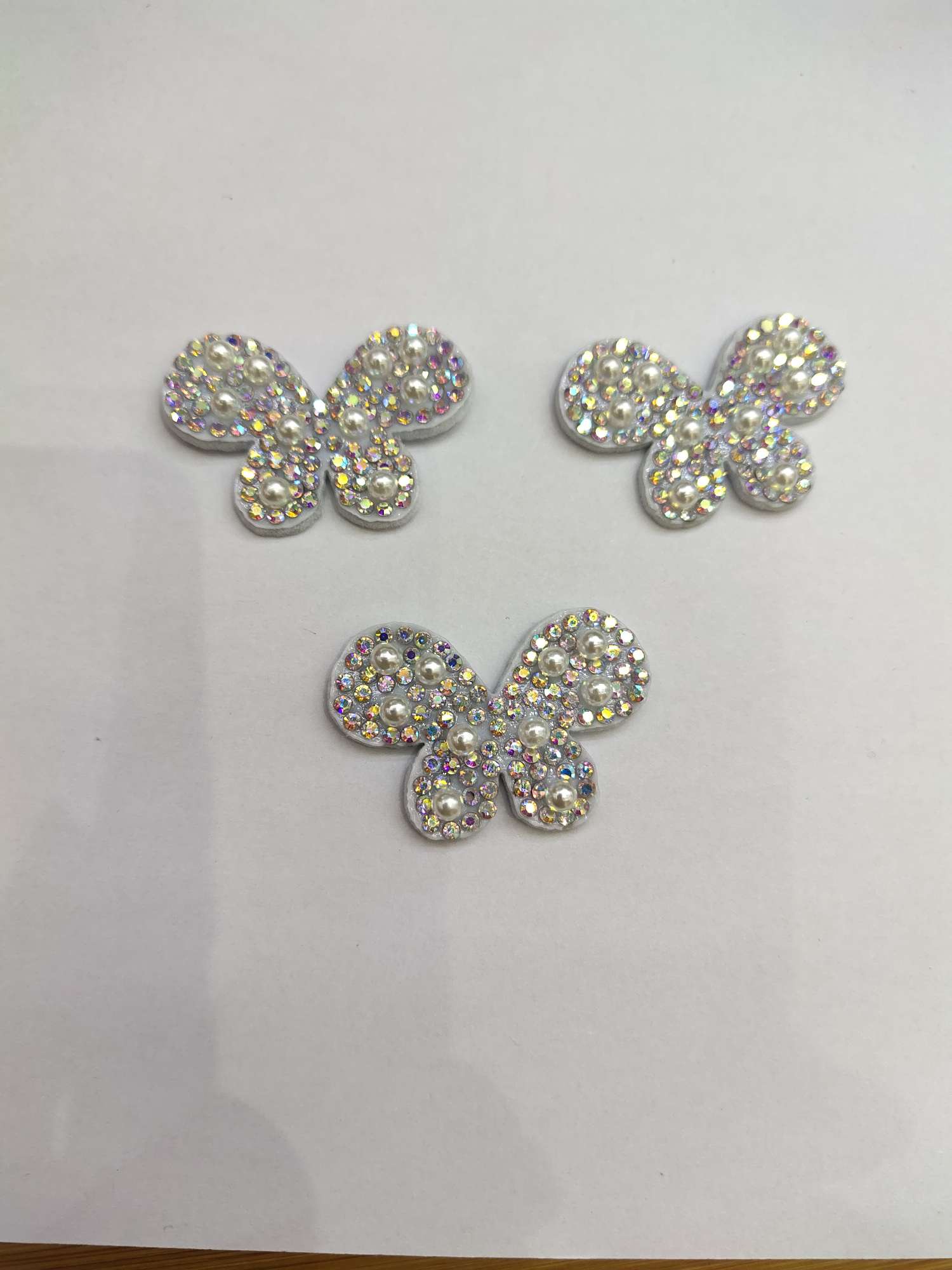 无纺布带珠中号蝴蝶一张128个起售 彩色 384个可定做细节图