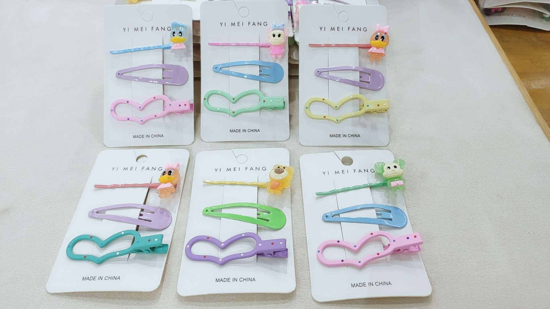 卡通一字夹套装产品图