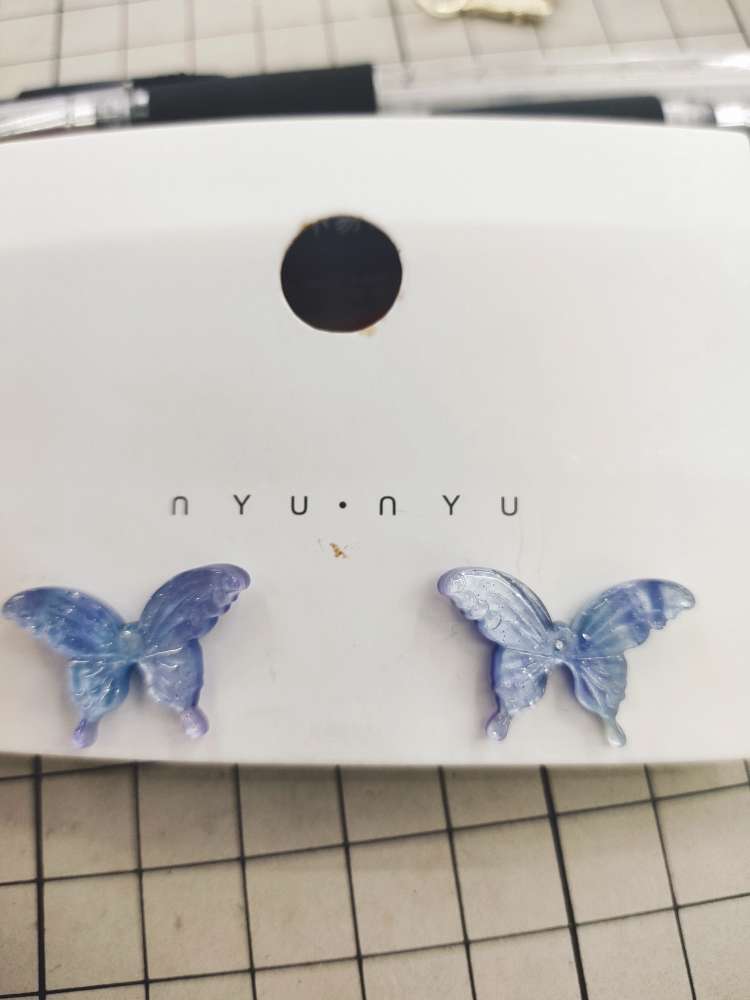 The butterfly earpins thumbnail