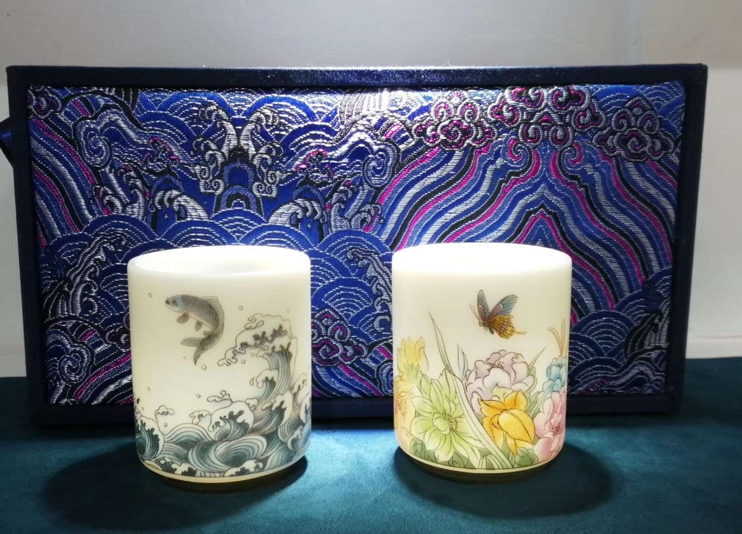 Host to host cup (suet jade porcelain) thumbnail