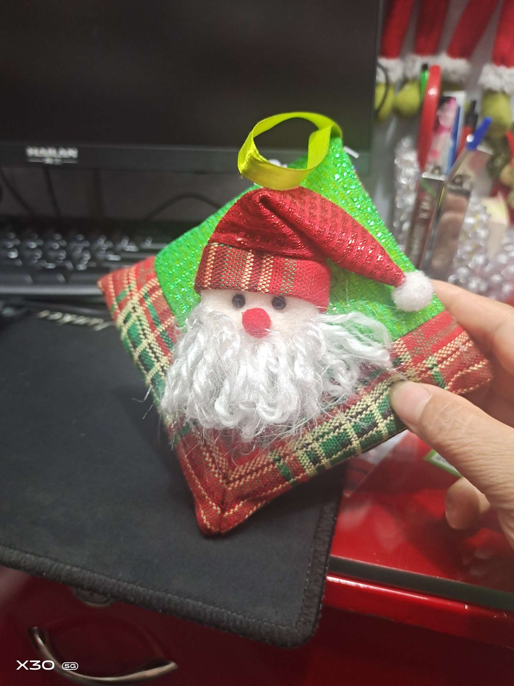 Christmas pillow 4 details Picture