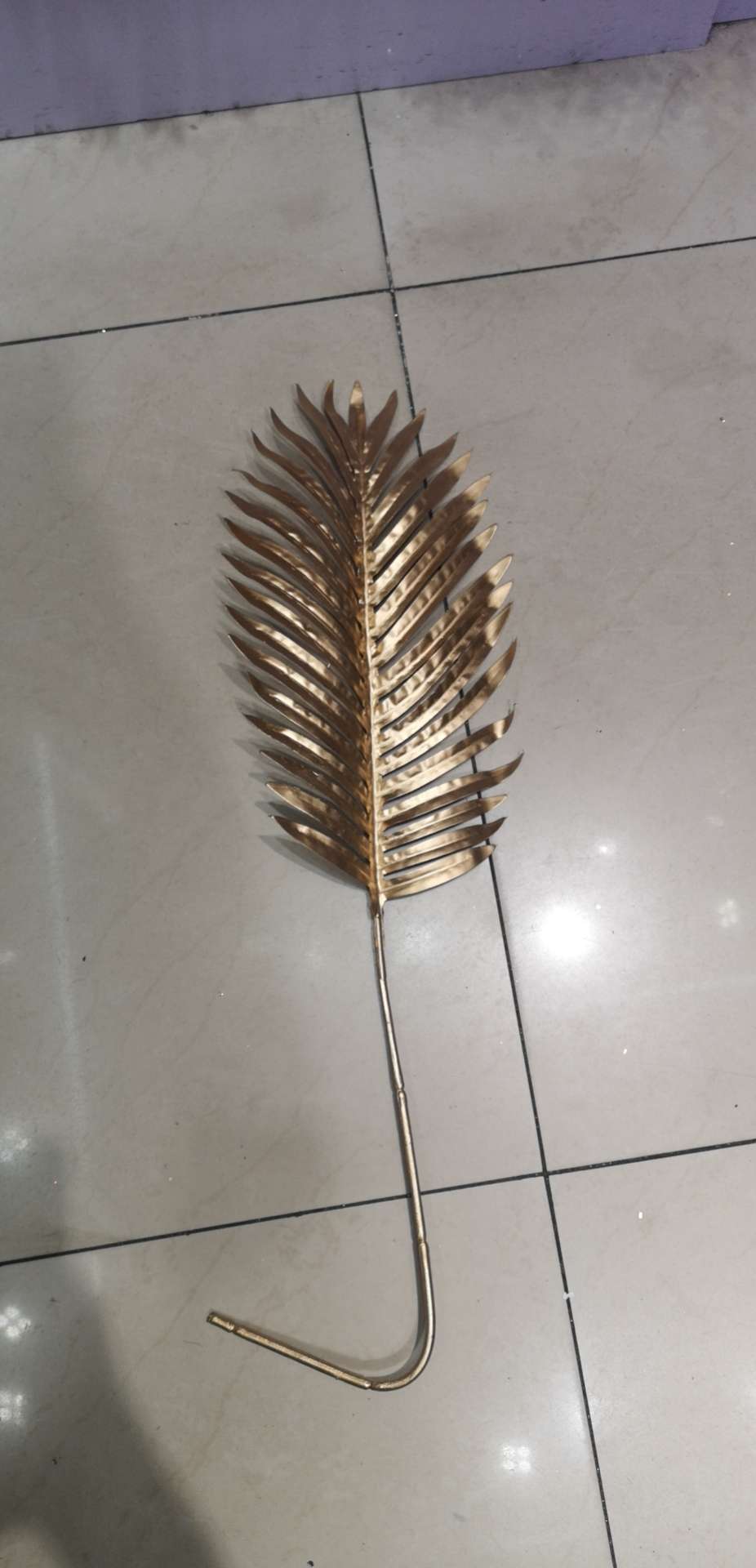 Gold-sprayed simulated leaves