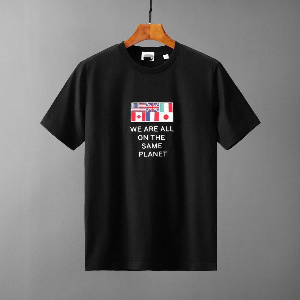 This high-quality men's T-shirt is sweat-absorbent, breathable, refreshing, quick-drying, trendy, comfortable and slimming