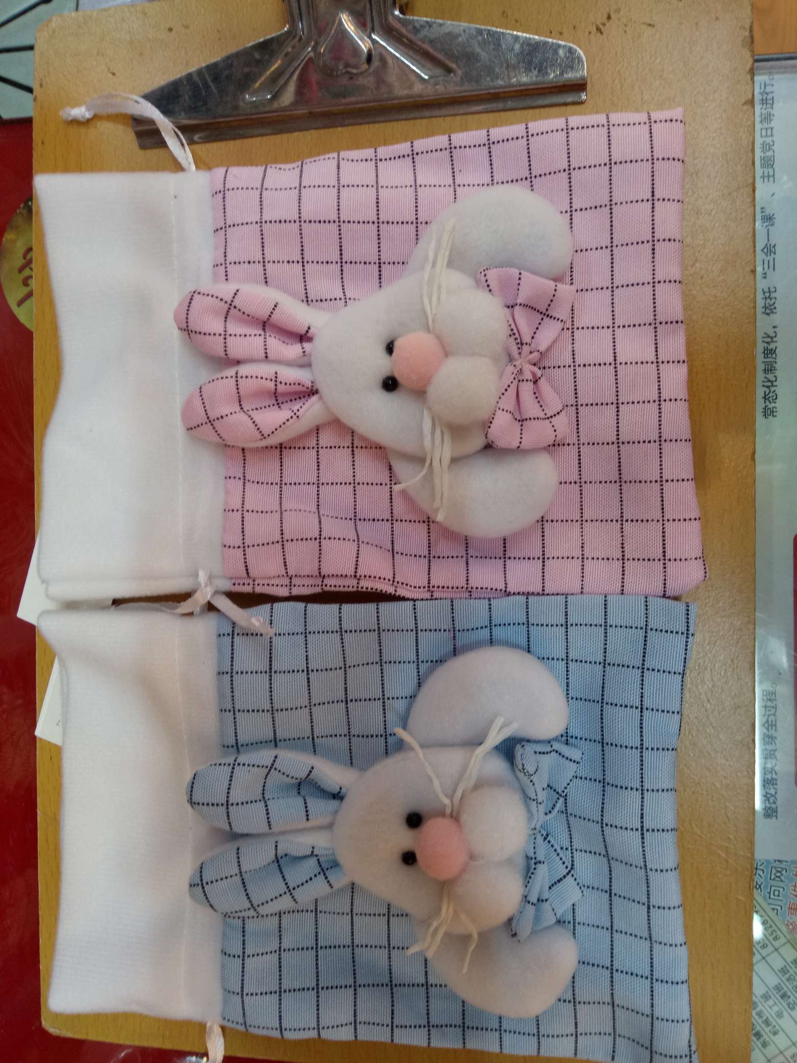 Easter bunny bag green, pink full figure