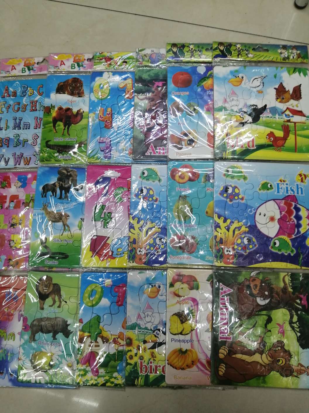 A 14X14 cm paper three-piece jigsaw puzzle details Picture