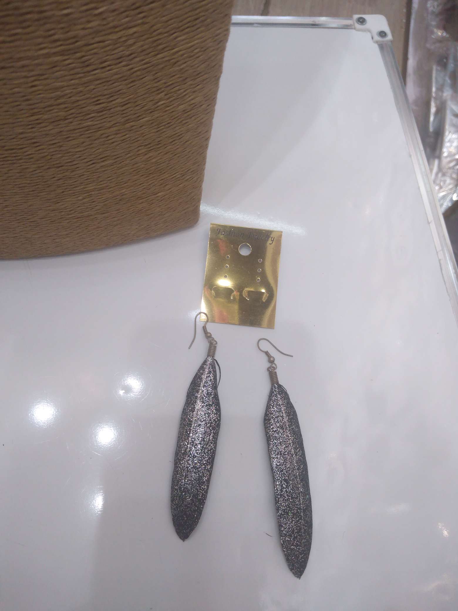 Factory direct sales of feather earrings 2 details Picture