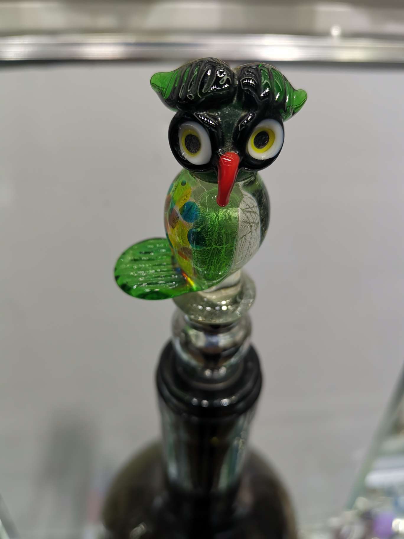 琉璃动物瓶塞白底实物图