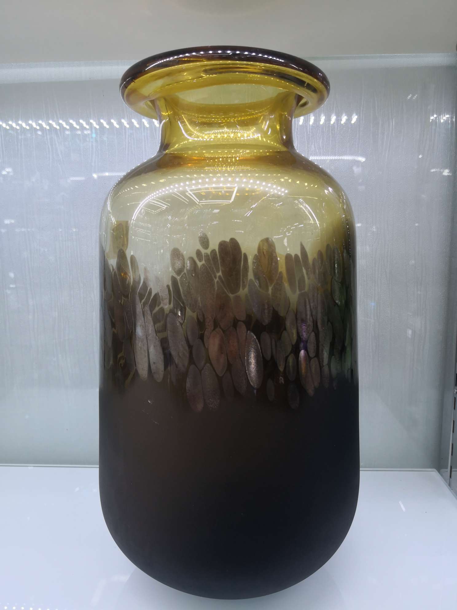 Gold powder flower vase