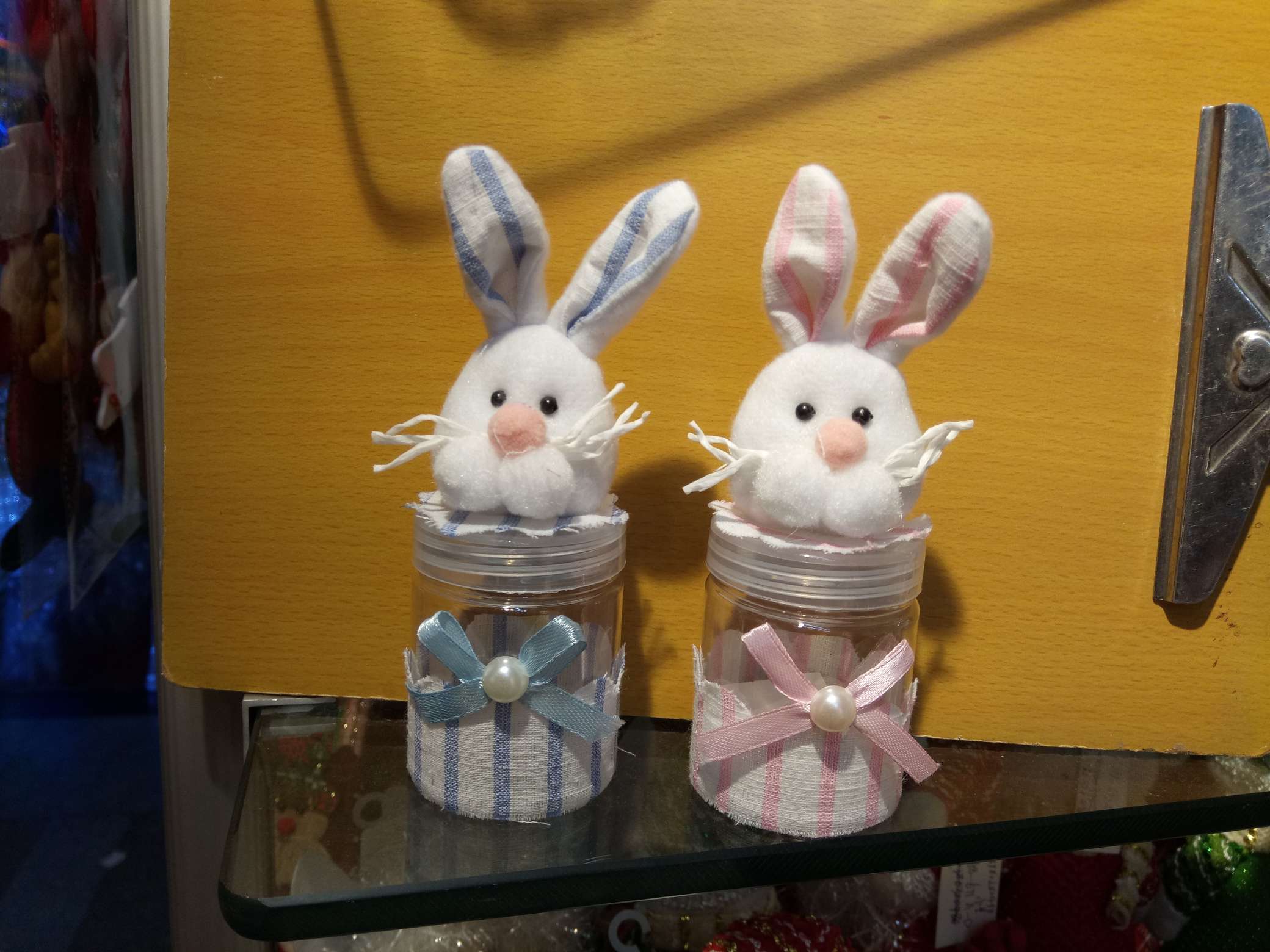 Easter Bunny head candy can 2 pink details Picture