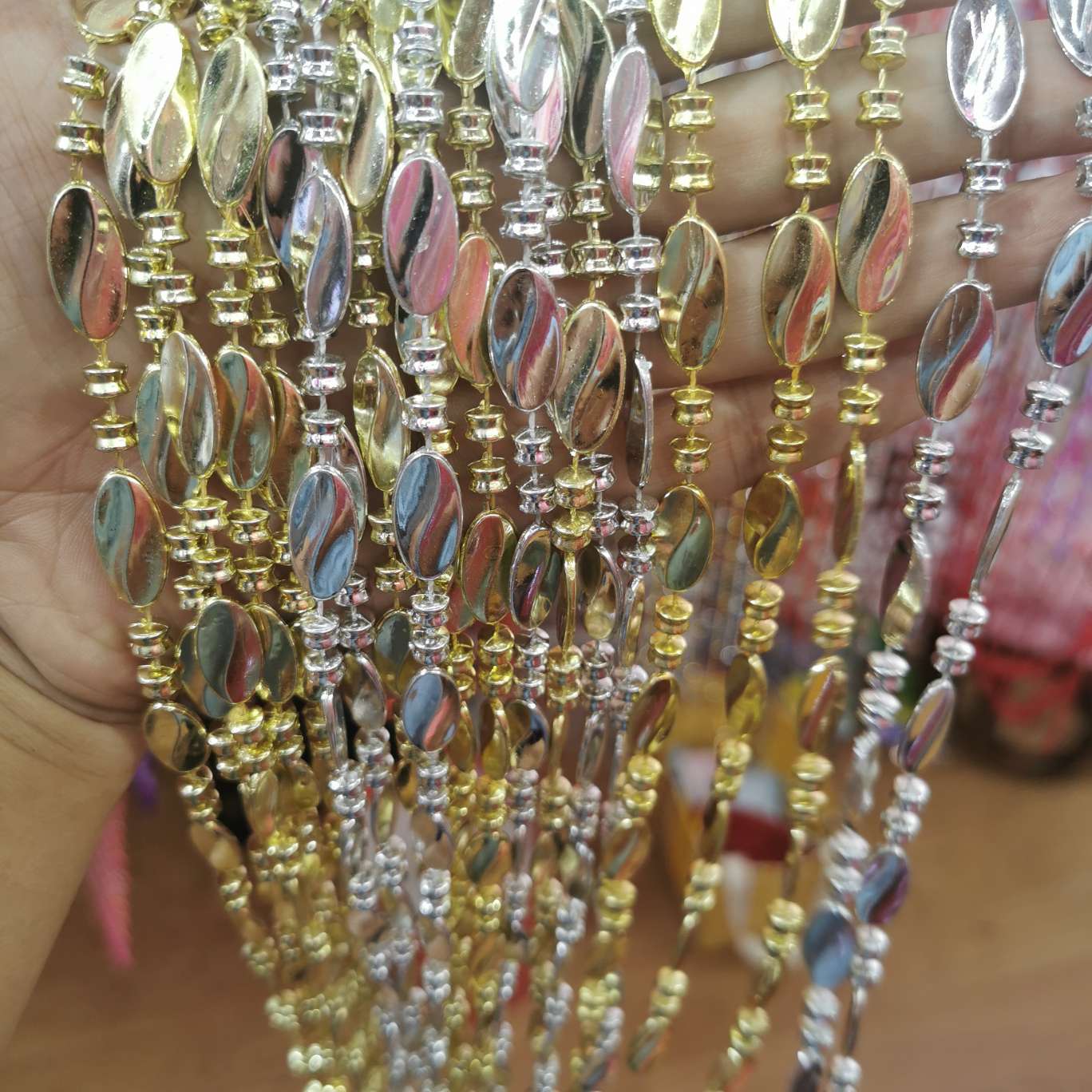 Gold and silver plastic bead curtain, door curtain, connecting bead, imitation acrylic door curtain, decorative process thumbnail