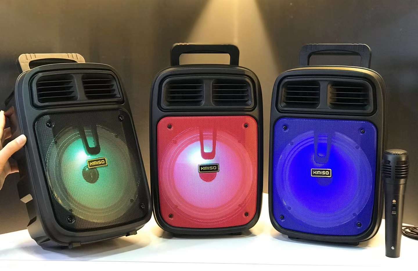 专业音响实物图