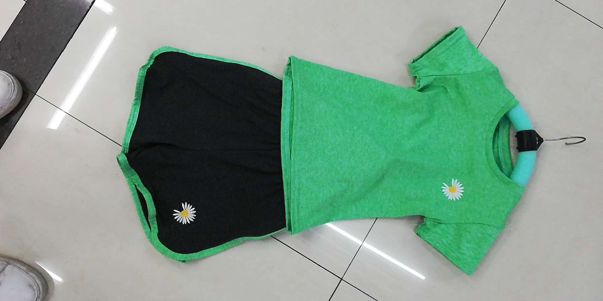 Quick-drying clothes for children Specification image