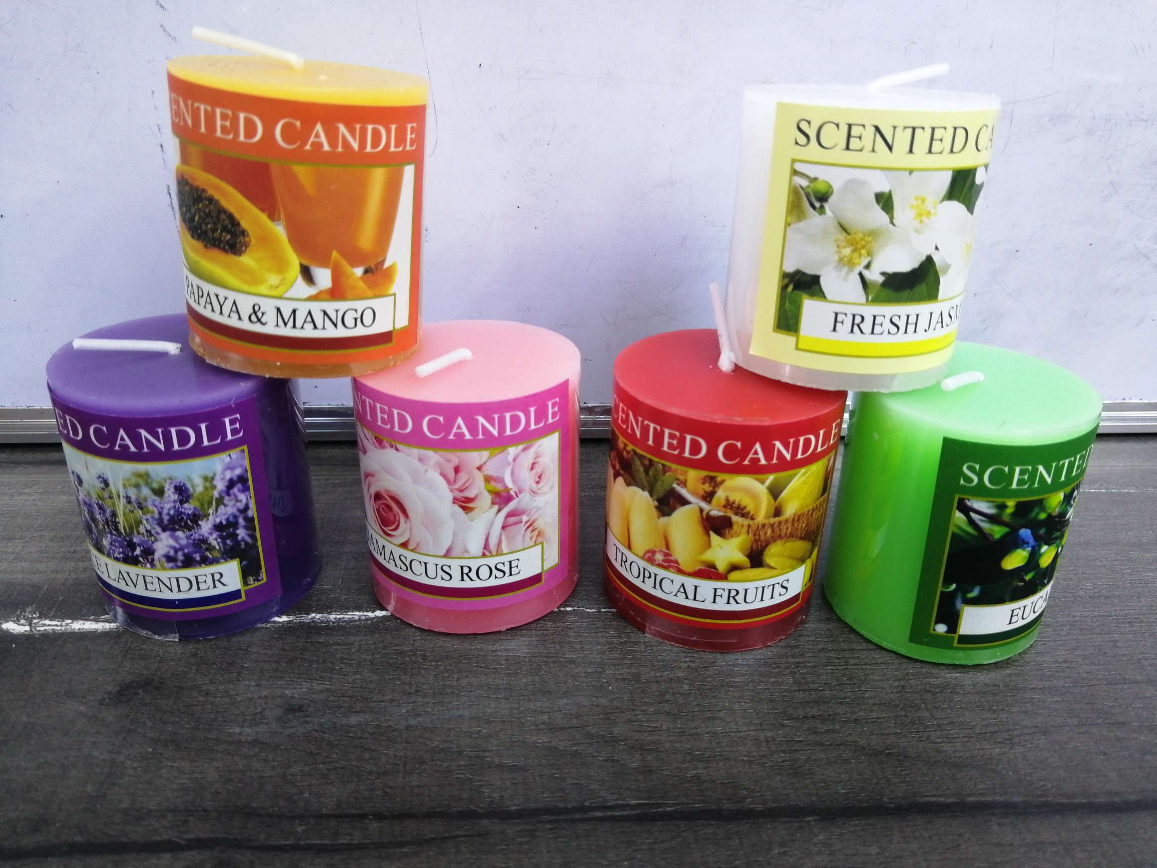 Indoor scented candle column romantic wedding to send girlfriends with hand gifts