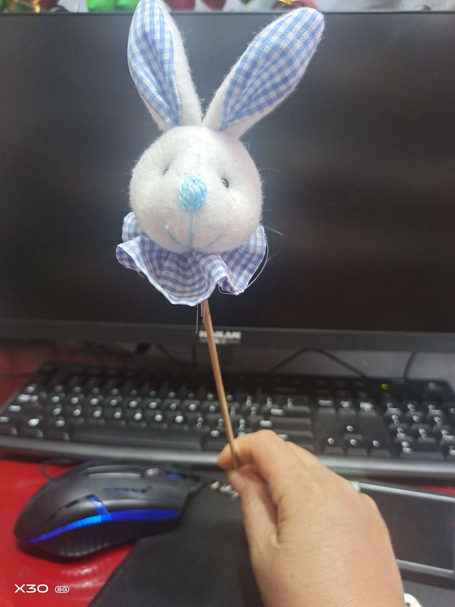 Easter Bunny head bamboo stick 1 full figure