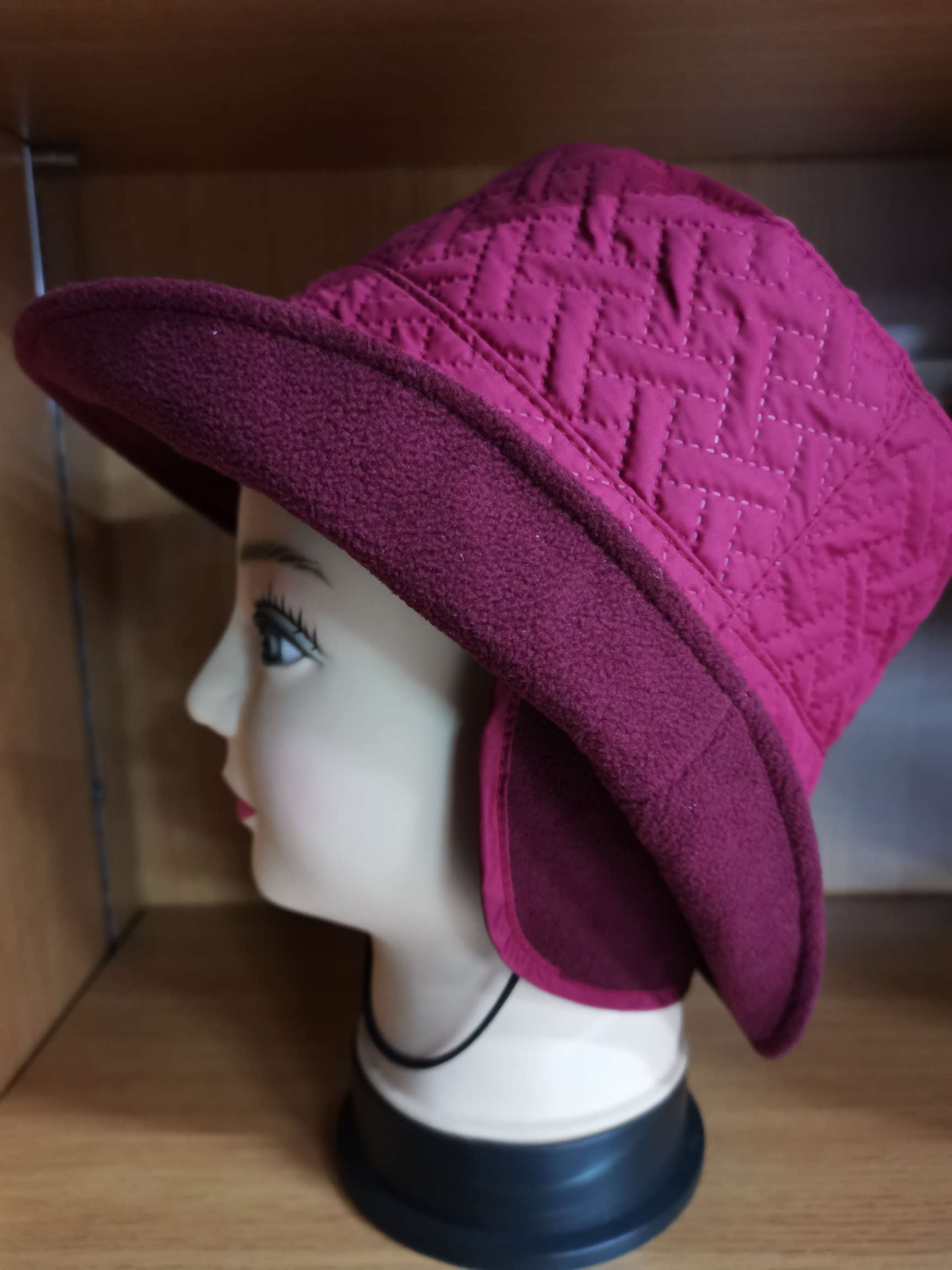 Fisherman hats, basin hats, sun hats, baseball caps, versatile winter hats for both men and women, and earmuffs Item Picture