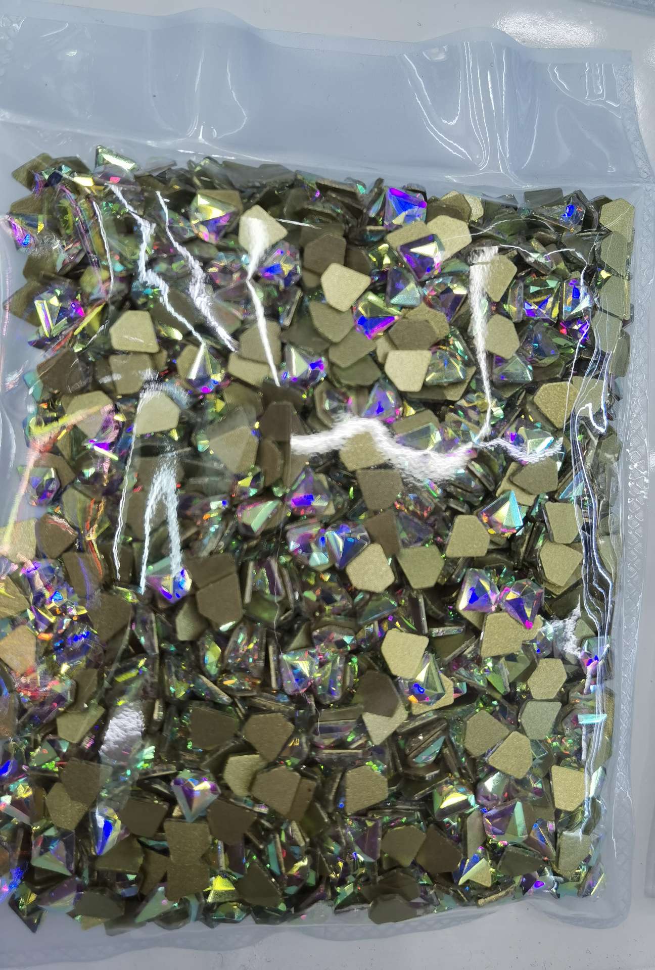 精品异形金底美甲钻，装饰钻