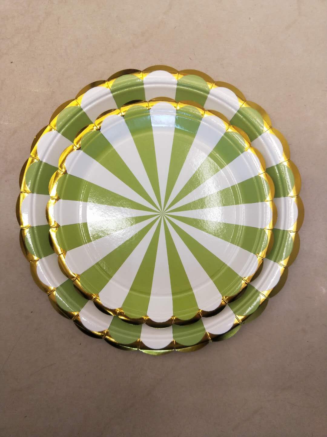 9-inch 10pcs gold-embossed watermelon patterned paper plate, disposable plate, universal paper plate for parties, festivals, birthdays, Christmas and Halloween tableware details Picture
