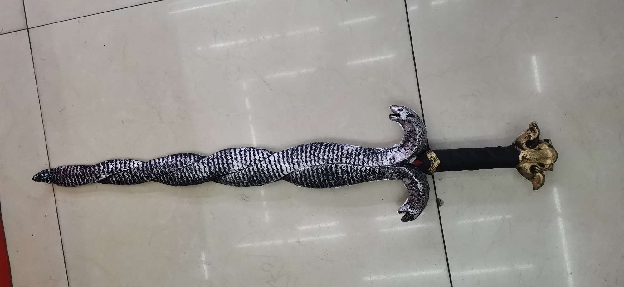 蛇剑古铜兵器万圣节兵器古铜兵器万圣节兵器