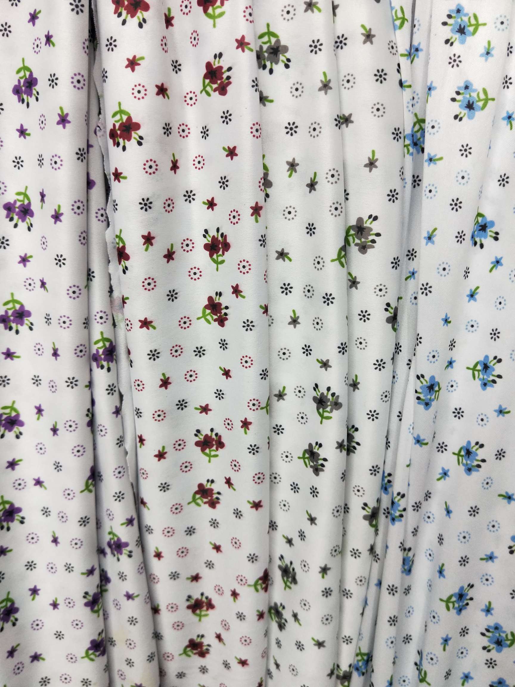 The Printed Cloth Is Suitable For Making Scarves, Robes, Headbands, Bags And Other Printed Colors Are Bright And Colorful