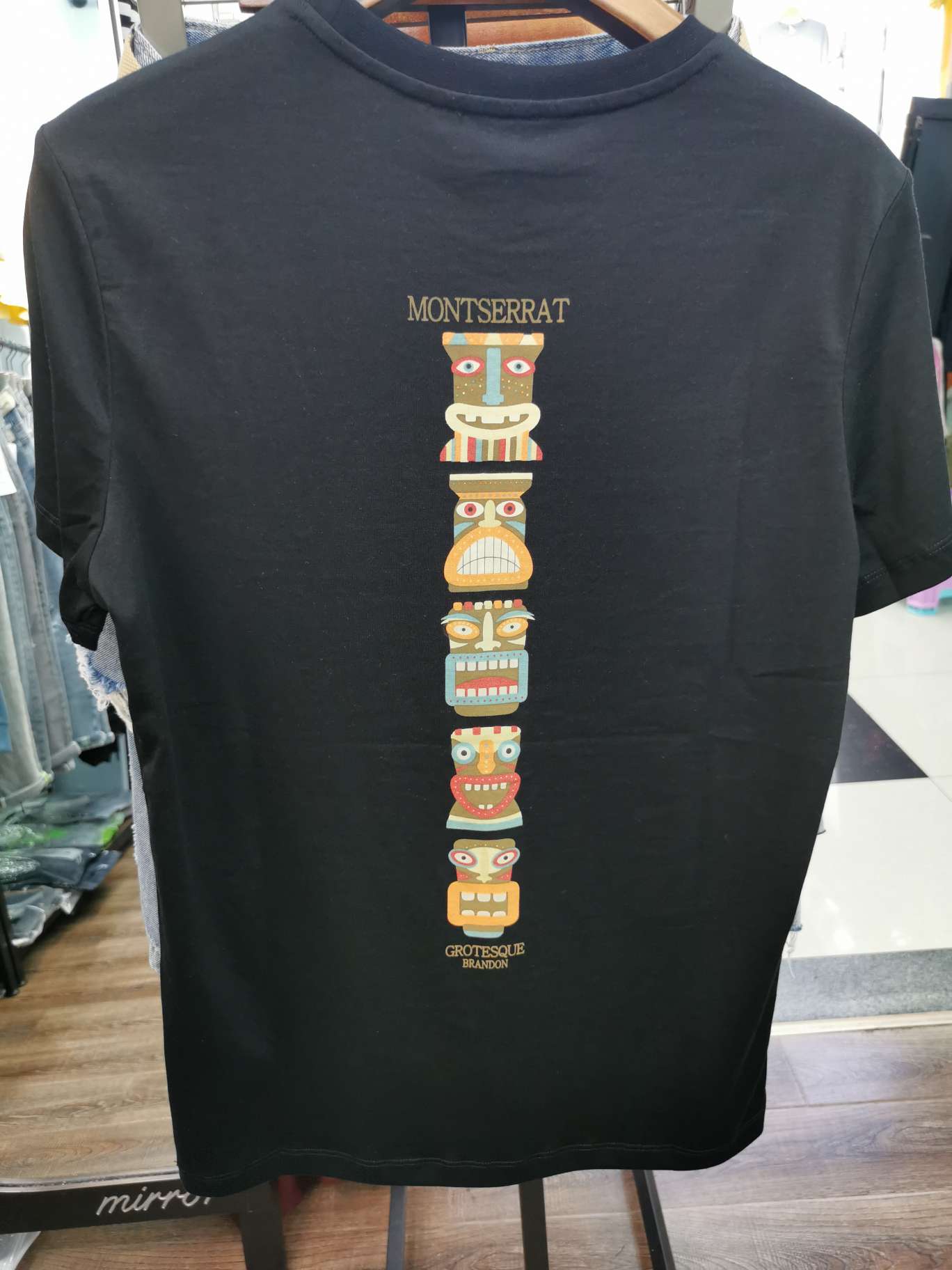 Fashionable and trendy men's casual short-sleeved T-shirt with personality details Picture