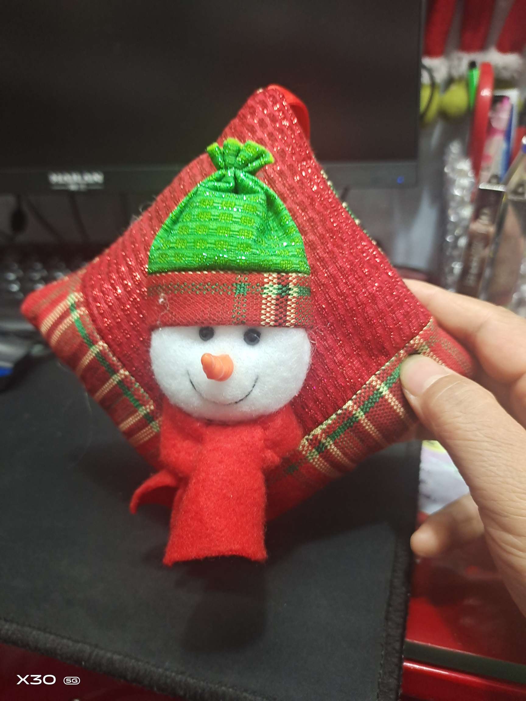 Christmas pillow 3 details Picture