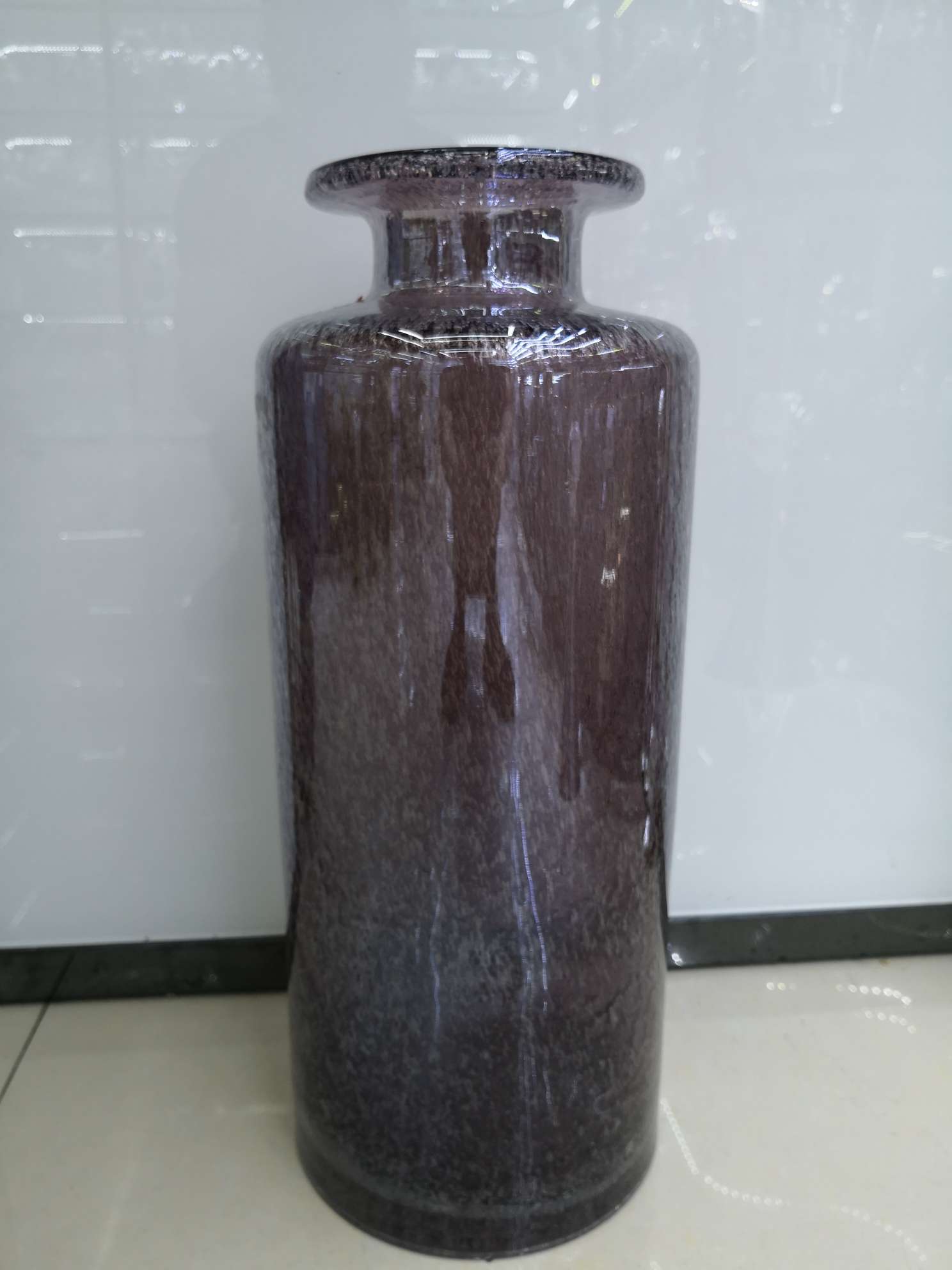 Gold powder pearlescent flower vase