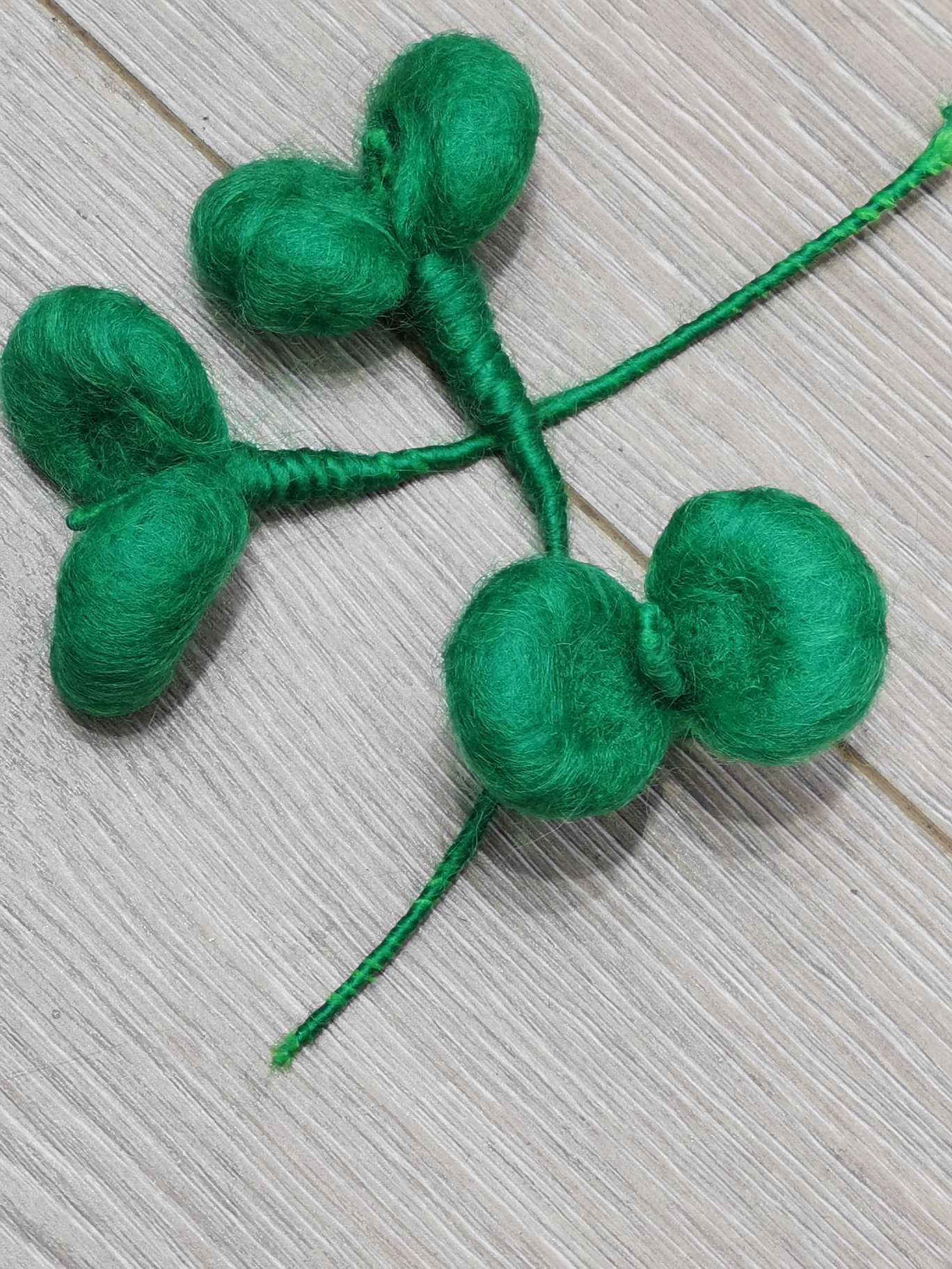 Cute DIY wool felt products, soybean sprout and leaf ornaments, headwear, hair accessories, hats, garlands, flower bouquets and accessories